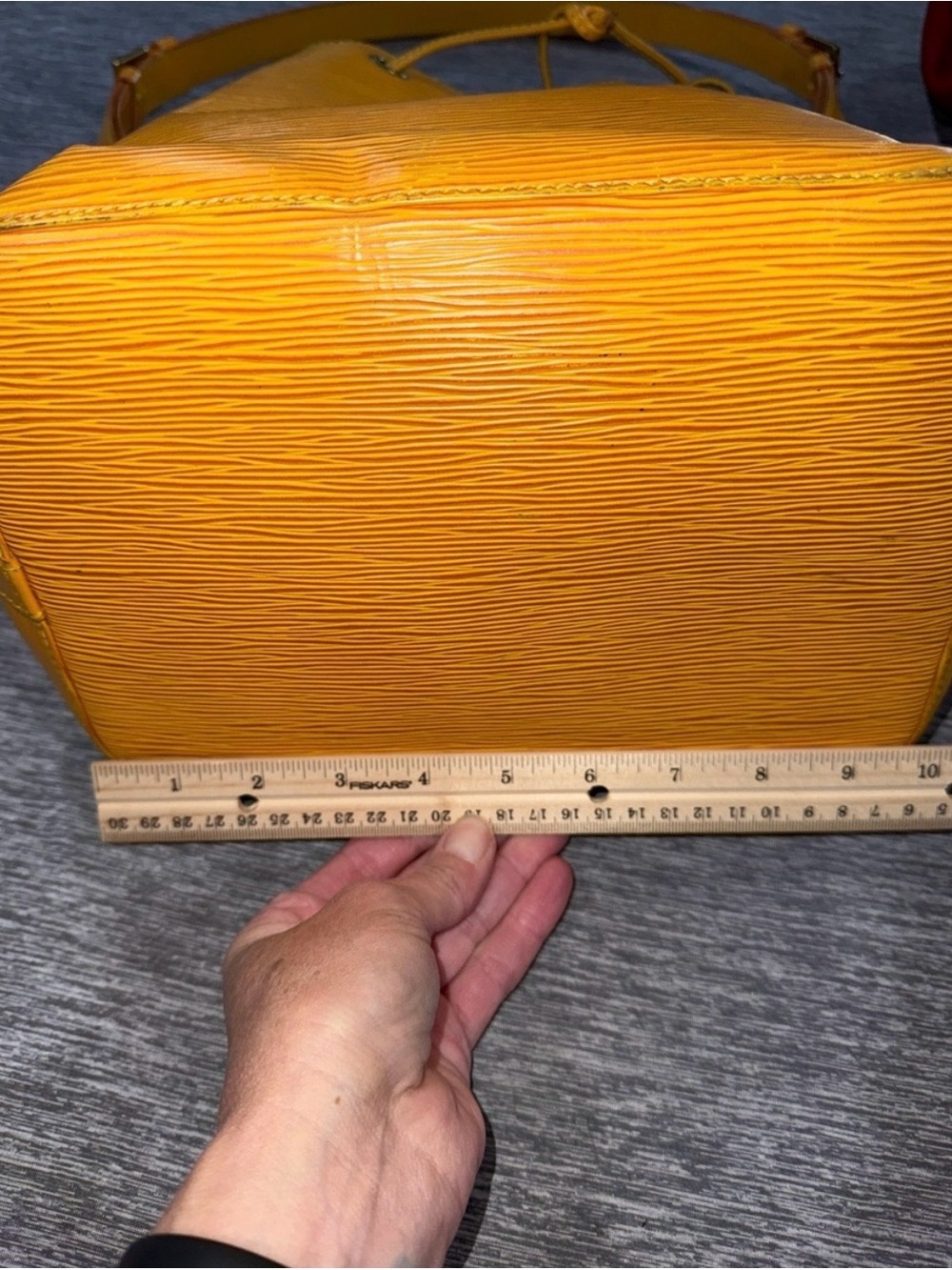 $749 LOUIS VUITTON - Picture 11 of 16